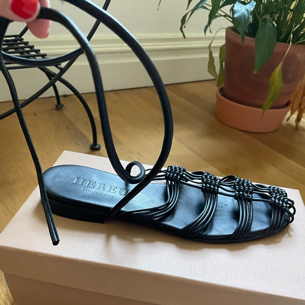 Black Hereu Strappy Flat Sandals